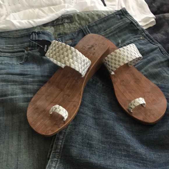 Sandals - Picture 2 of 3